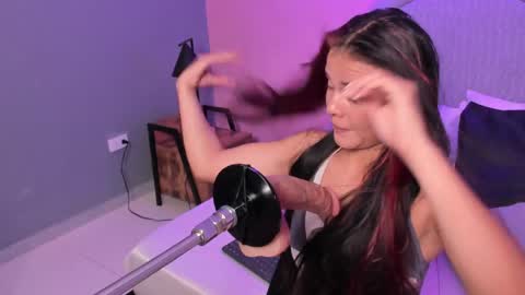 Snapshot of sara_rhoades_ chatting on May 19, 2026, 8:15 pm Sara online show from May 19, 2026, 8:15 pm