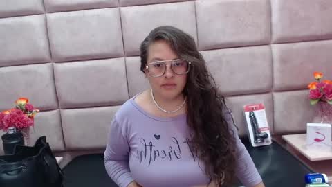 sara_thonson_ online show from February 9, 2025, 3:00 am