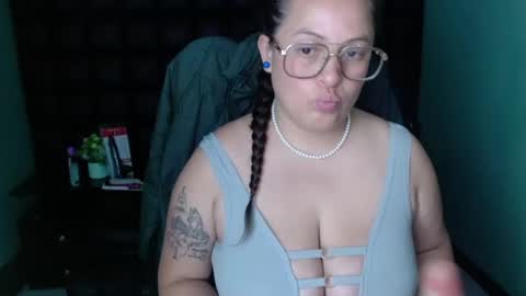 sara_thonson_ online show from February 21, 2025, 9:34 am