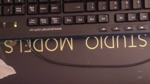 sara_valderrama_ online show from July 7, 2026, 11:58 am