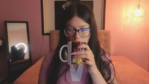 sara_valderrama_ online show from August 4, 2026, 12:52 pm