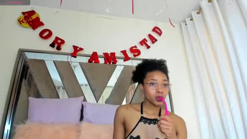 Snapshot of sara_williams01 chatting on September 25, 2025, 1:37 pm SARA 730 A 200 PM online show from September 25, 2025, 1:37 pm