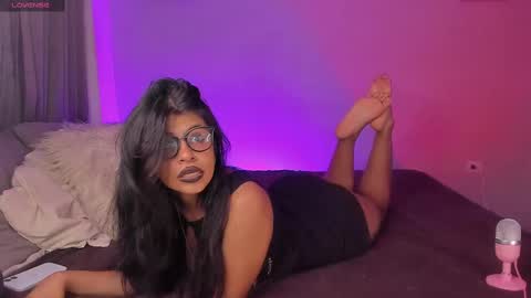 sara uwu online show from October 1, 2025, 3:01 am