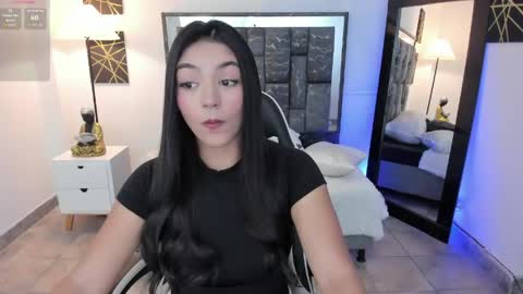 saraa_stormy online show from May 7, 2026, 2:55 pm