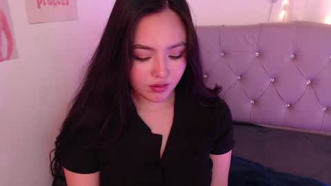 Snapshot of saraa_swett chatting on December 4, 2024, 5:00 pm online show from December 4, 2024, 5:00 pm