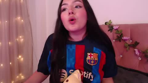 Snapshot of saraa_swett chatting on January 17, 2025, 9:28 pm online show from January 17, 2025, 9:28 pm