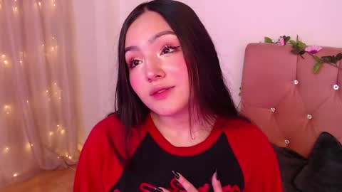 Snapshot of saraa_swett chatting on February 28, 2025, 2:20 pm online show from February 28, 2025, 2:20 pm