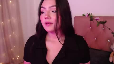 Snapshot of saraa_swett chatting on March 3, 2025, 2:26 pm online show from March 3, 2025, 2:26 pm