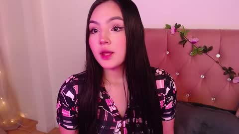 Snapshot of saraa_swett chatting on March 10, 2025, 2:26 pm online show from March 10, 2025, 2:26 pm