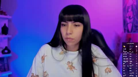 Sara online show from November 13, 2025, 10:52 pm