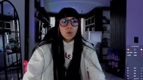 Sara online show from March 12, 2026, 7:53 pm