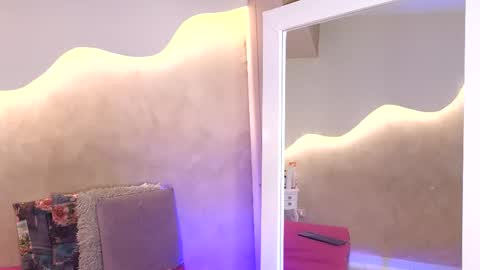 saraaguzman online show from February 5, 2026, 1:49 pm