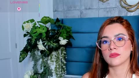Snapshot of saraalvarezx chatting on June 5, 2026, 3:02 am Sara Alvarezx online show from June 5, 2026, 3:02 am