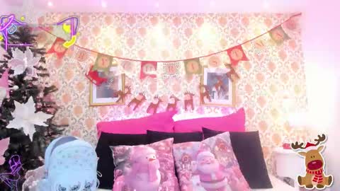 SaraAvila  online show from December 18, 2025, 8:04 pm