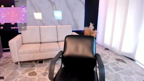 Snapshot of saracorraless chatting on May 14, 2026, 6:37 pm Sara Everyday From 1430 to 2130 Col Time online show from May 14, 2026, 6:37 pm