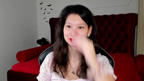 Snapshot of saradenars chatting on November 17, 2025, 5:24 am SaraDenars online show from November 17, 2025, 5:24 am