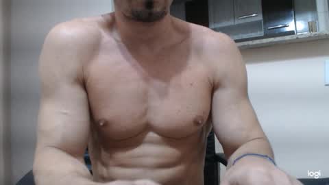 saradorj92 online show from December 5, 2024, 11:18 pm