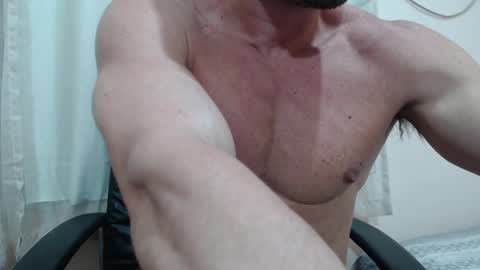 saradorj92 online show from September 12, 2025, 4:23 am