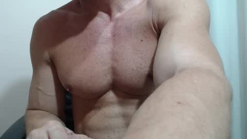 saradorj92 online show from January 31, 2026, 9:46 pm