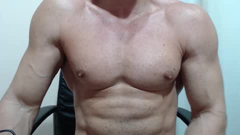 saradorj92 online show from February 5, 2026, 2:38 am