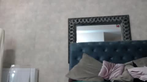 Snapshot of saraelise chatting on November 15, 2025, 6:15 pm saraelise online show from November 15, 2025, 6:15 pm