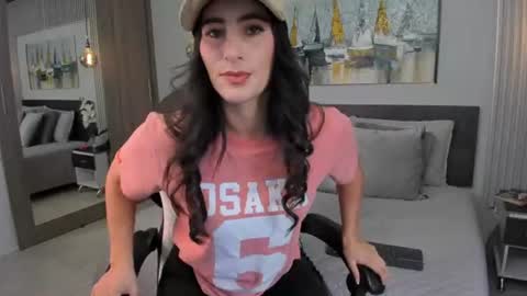Snapshot of saragomez_1 chatting on June 17, 2026, 1:45 pm Sara Gomez online show from June 17, 2026, 1:45 pm
