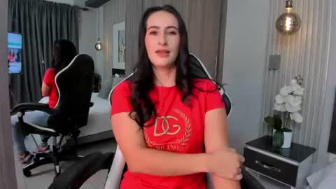 Snapshot of saragomez_1 chatting on July 2, 2026, 12:22 pm Sara Gomez online show from July 2, 2026, 12:22 pm