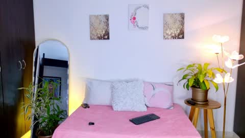 sarah  cinnamon online show from April 27, 2026, 7:34 pm