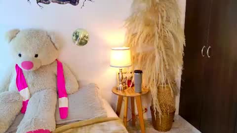 sarah  cinnamon online show from July 14, 2026, 3:51 pm