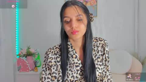 Snapshot of sarah_blake_ chatting on May 18, 2026, 8:42 am Sara online show from May 18, 2026, 8:42 am