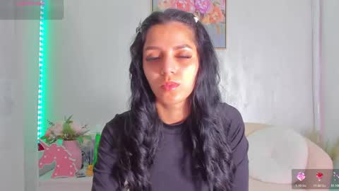Snapshot of sarah_blake_ chatting on May 25, 2026, 7:36 am Sara online show from May 25, 2026, 7:36 am