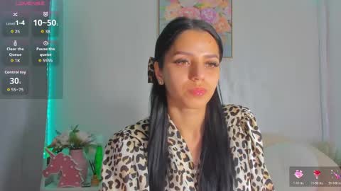 Snapshot of sarah_blake_ chatting on June 3, 2026, 8:39 am Sara online show from June 3, 2026, 8:39 am