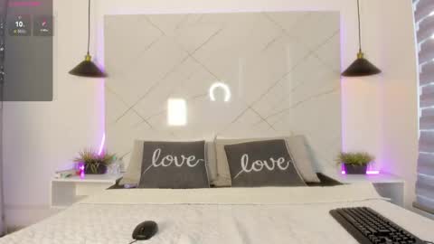 Snapshot of sarah_collens_ chatting on May 30, 2026, 12:02 pm sarah_collens_ online show from May 30, 2026, 12:02 pm