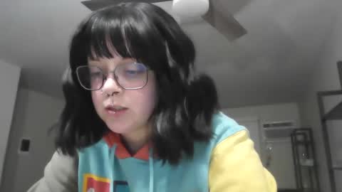 Snapshot of sarah_e_xx chatting on December 31, 2024, 5:11 am Sarah online show from December 31, 2024, 5:11 am