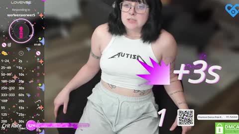 Snapshot of sarah_e_xx chatting on January 5, 2025, 1:24 am Sarah online show from January 5, 2025, 1:24 am