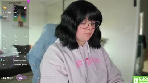 Snapshot of sarah_e_xx chatting on February 12, 2025, 9:43 pm Sarah online show from February 12, 2025, 9:43 pm