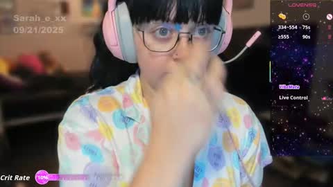 Snapshot of sarah_e_xx chatting on September 22, 2025, 1:07 am Sarah online show from September 22, 2025, 1:07 am