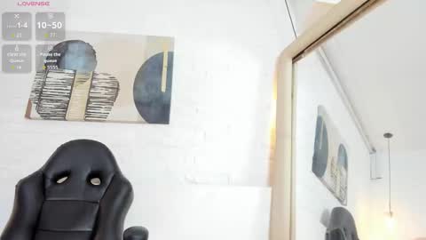 sarah_gothicgirl online show from January 10, 2026, 7:48 pm