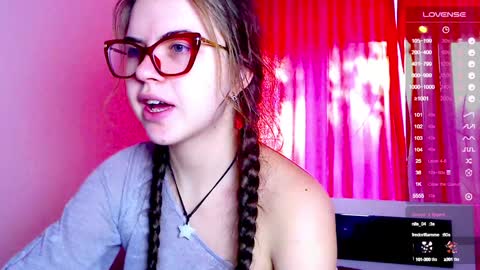 Snapshot of sarah_hs chatting on December 13, 2024, 7:47 am Sarah online show from December 13, 2024, 7:47 am