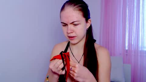 Snapshot of sarah_hs chatting on November 5, 2025, 10:26 am Sarah online show from November 5, 2025, 10:26 am