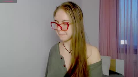 Snapshot of sarah_hs chatting on March 14, 2026, 1:05 pm Sarah online show from March 14, 2026, 1:05 pm