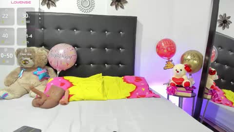 Snapshot of sarah_lowee chatting on February 22, 2026, 10:19 pm sarah_lowee online show from February 22, 2026, 10:19 pm