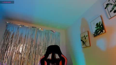 INSTAGRAM...sarah22 p online show from February 2, 2025, 10:28 pm