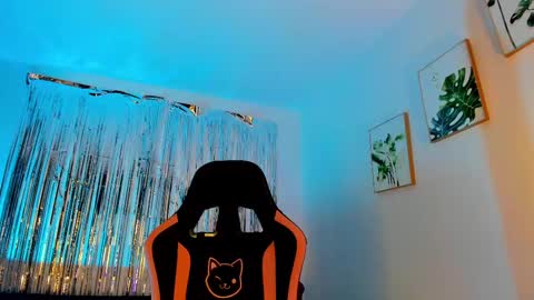 INSTAGRAM...sarah22 p online show from March 1, 2025, 2:59 am