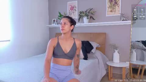 Snapshot of sarah_rayy chatting on July 3, 2026, 4:13 pm sarah_rayy online show from July 3, 2026, 4:13 pm