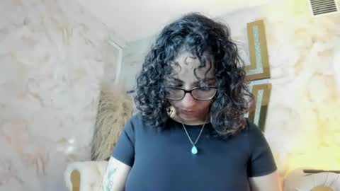 Sarah online show from June 26, 2026, 2:27 am