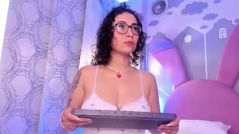 Sarah online show from July 21, 2026, 12:18 pm