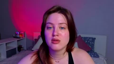 Sarah online show from August 5, 2026, 10:33 pm
