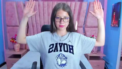 Snapshot of sarah_sweett_ chatting on February 28, 2025, 5:04 pm Sarah online show from February 28, 2025, 5:04 pm