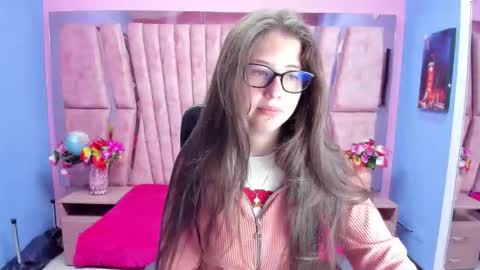 Snapshot of sarah_sweett_ chatting on October 4, 2025, 1:42 pm Sarah online show from October 4, 2025, 1:42 pm